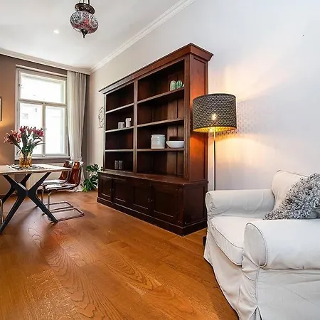 Oriental Touch River Apartmán *