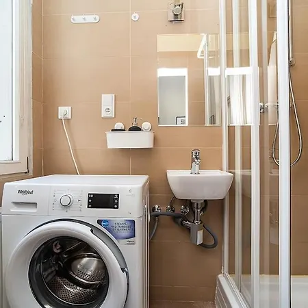 Oriental Touch River Apartman Prága